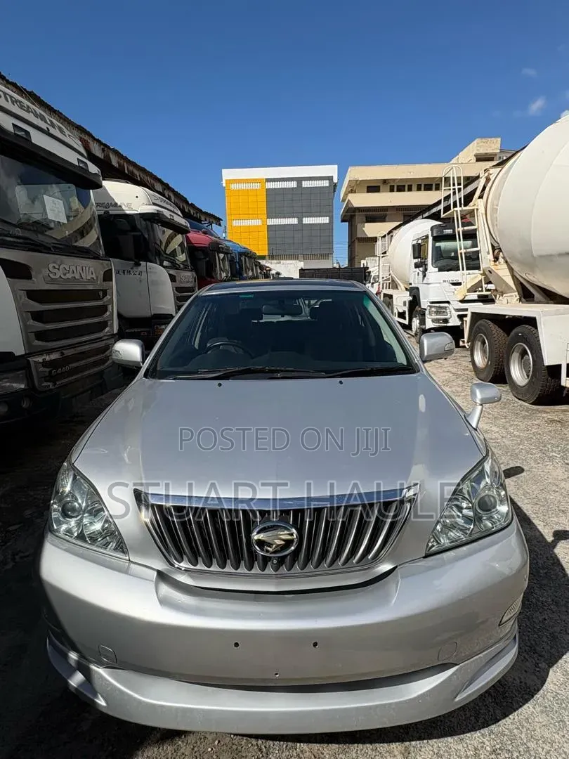 Toyota Harrier 2011 Silver