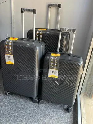Seti Kamili Ya Safari Mabegi Matatu Kwa 210,000.