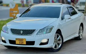 Toyota Crown 2009 White