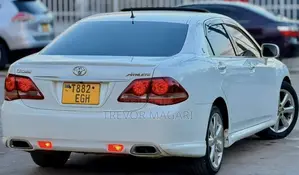 Toyota Crown 2009 White