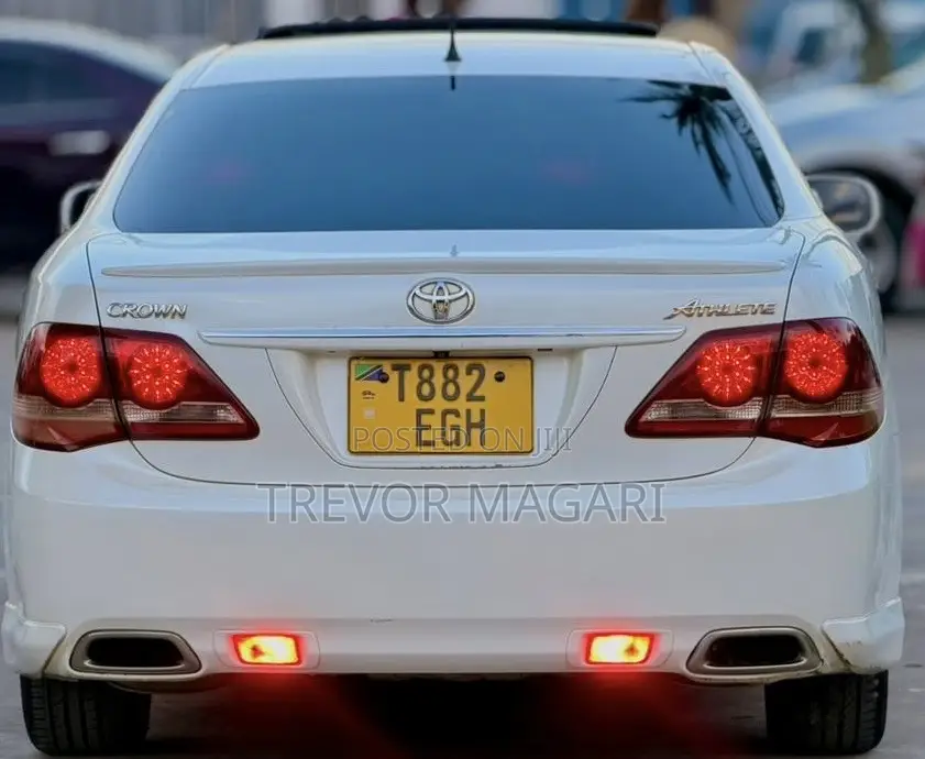 Toyota Crown 2009 White