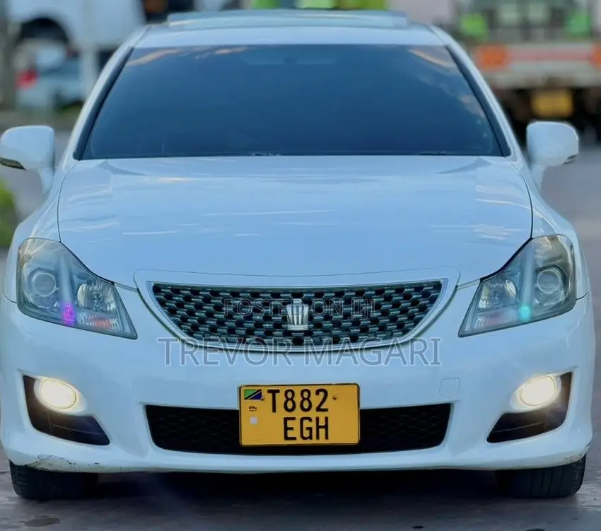 Toyota Crown 2009 White