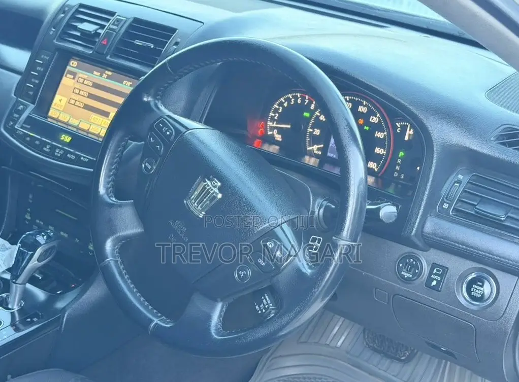Toyota Crown 2009 White