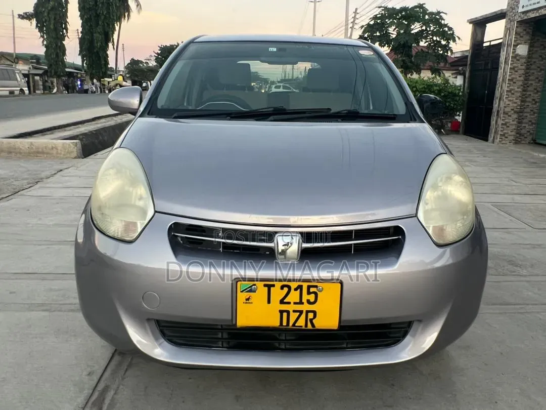 Toyota Passo 2011 Gray