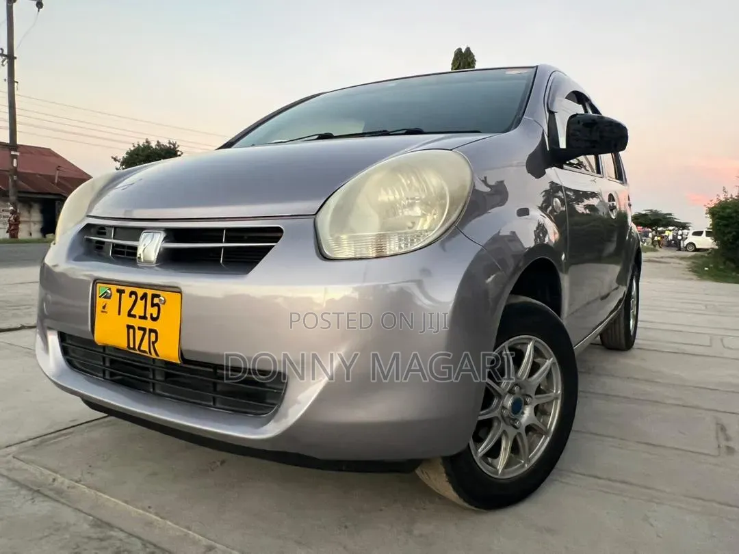 Toyota Passo 2011 Gray