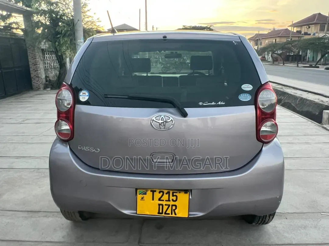 Toyota Passo 2011 Gray