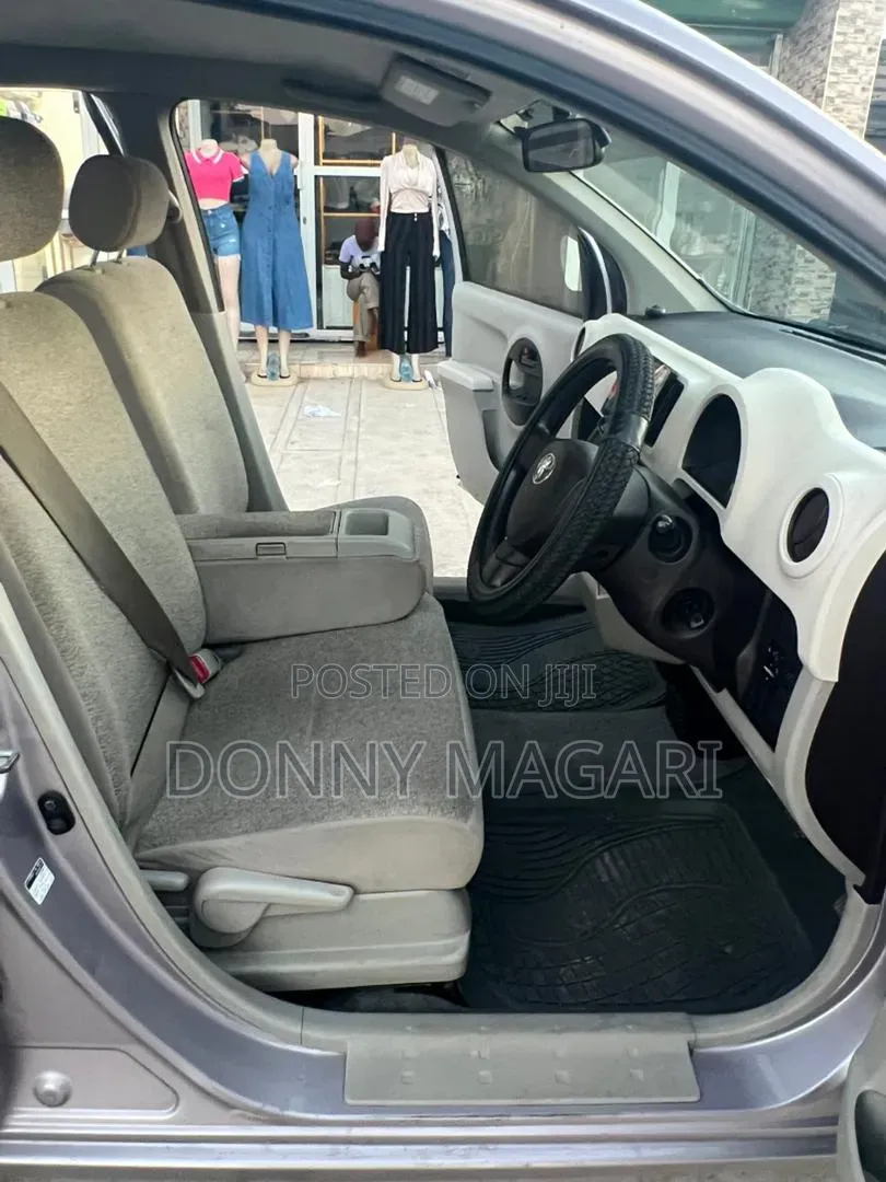 Toyota Passo 2011 Gray