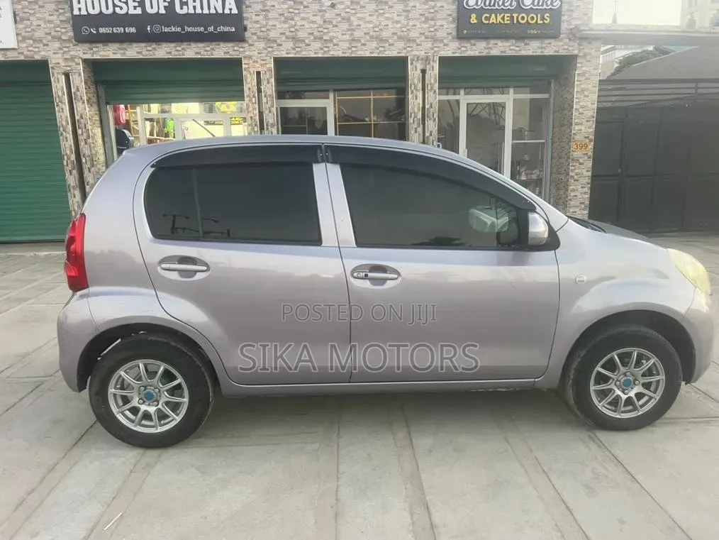 Toyota Passo 2011 Gray