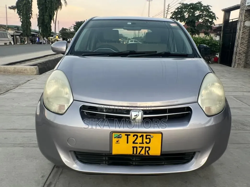 Toyota Passo 2011 Gray