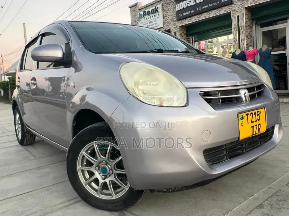 Toyota Passo 2011 Gray