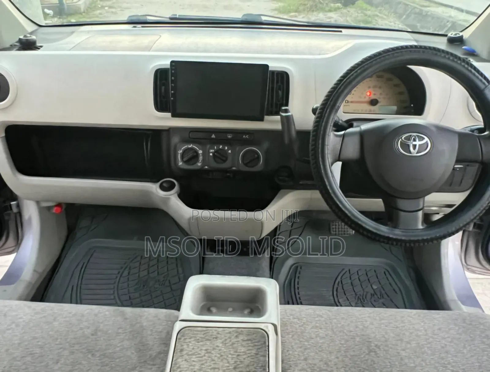 Toyota Passo 2011 Gold