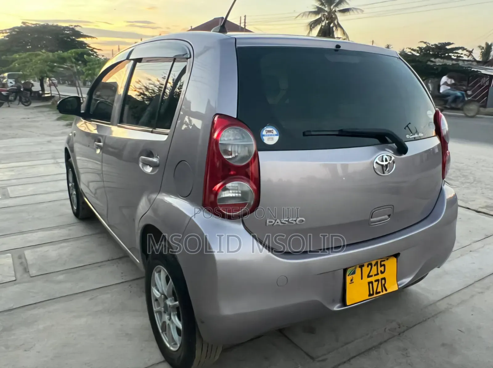 Toyota Passo 2011 Gold