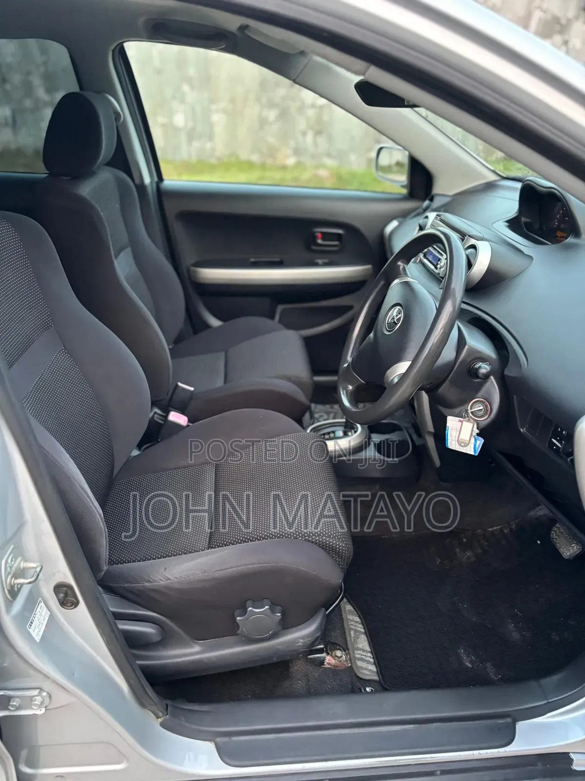Toyota IST 2004 Silver