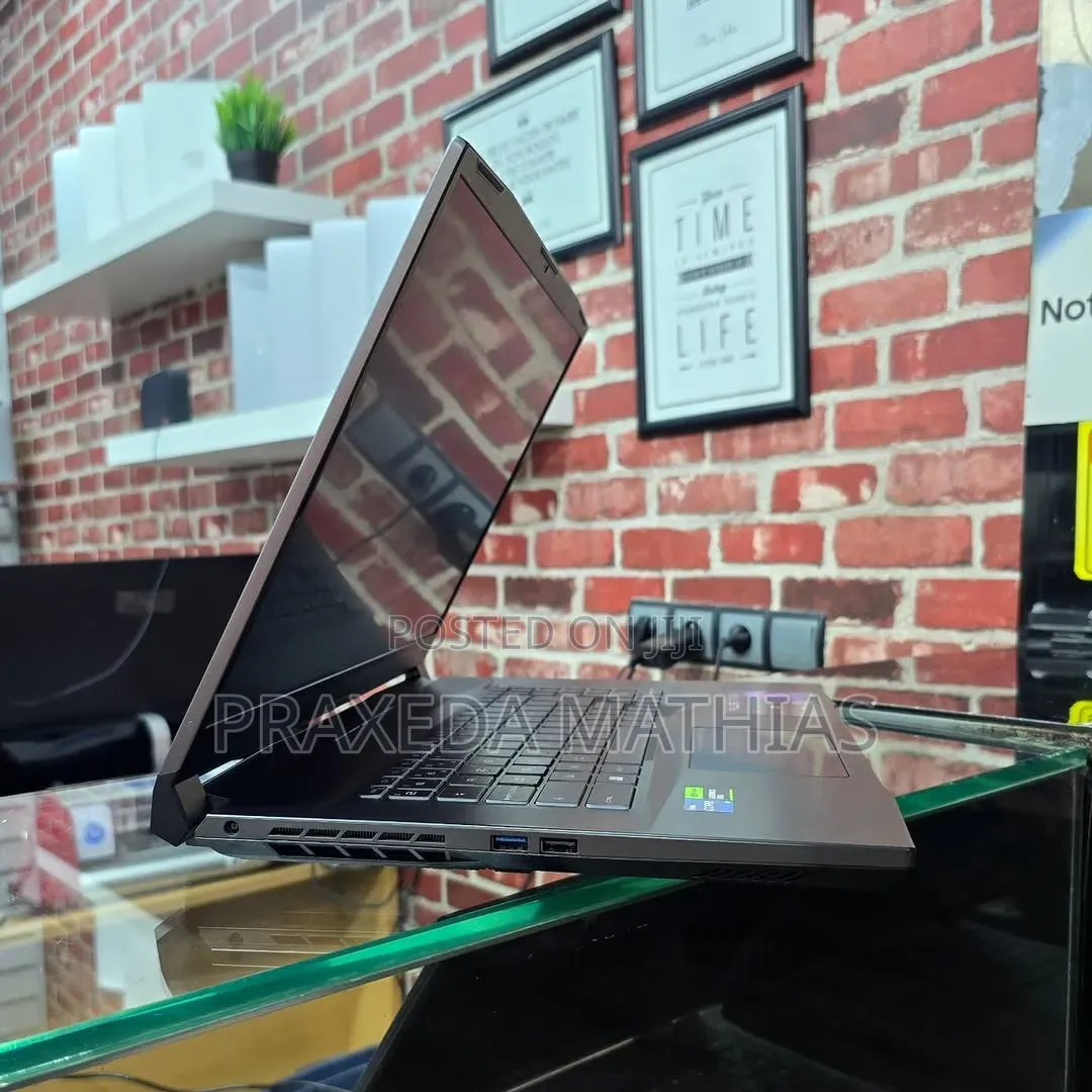 Laptop MSI Pulse GL76 16GB Intel Core i9 SSD 1T