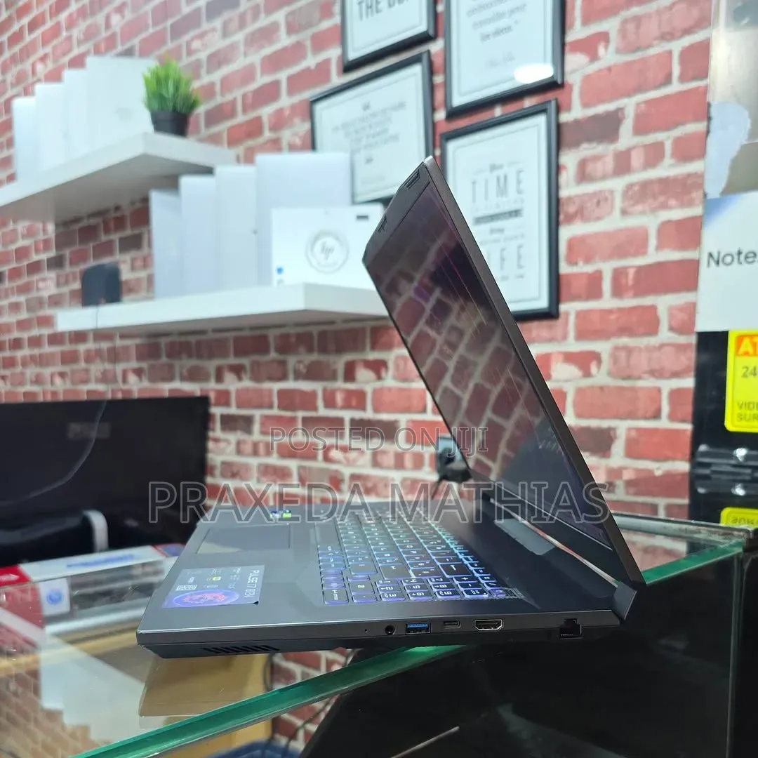 Laptop MSI Pulse GL76 16GB Intel Core i9 SSD 1T