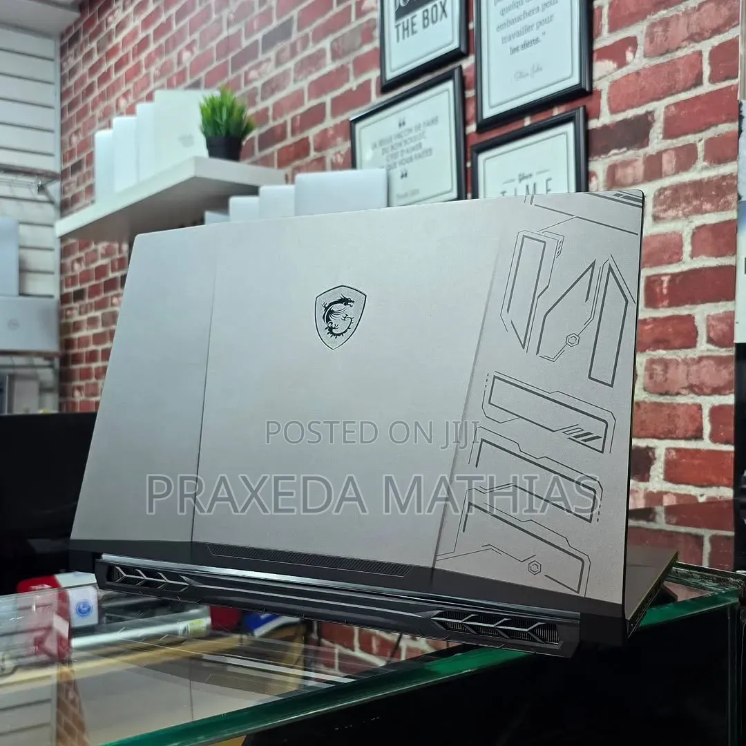 Laptop MSI Pulse GL76 16GB Intel Core i9 SSD 1T