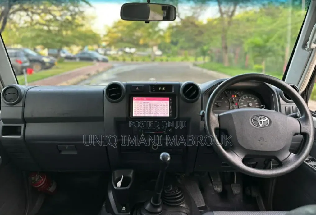 Toyota Land Cruiser 2016 White