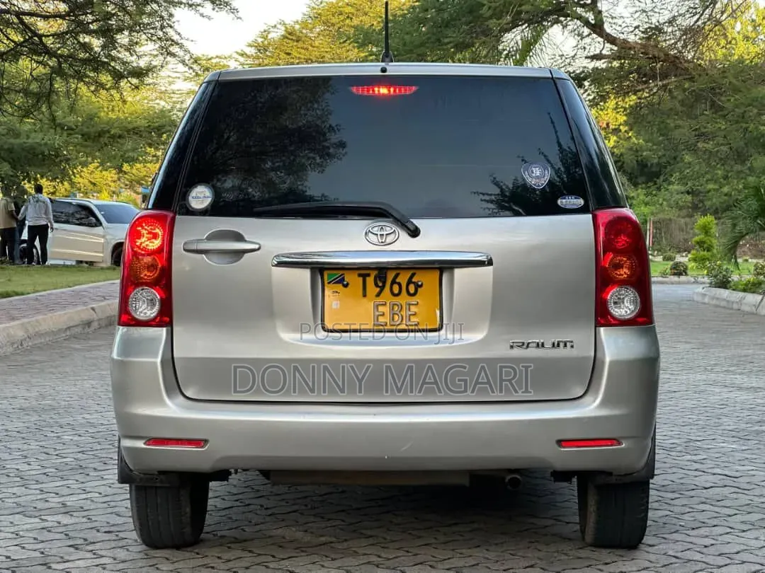Toyota Raum 1.5 AWD 2003 Silver