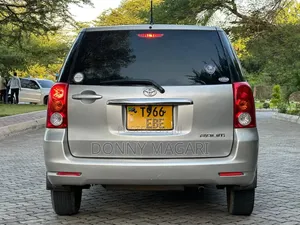 Toyota Raum 1.5 AWD 2003 Silver
