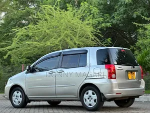 Toyota Raum 1.5 AWD 2003 Silver