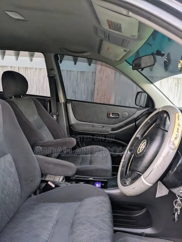 Toyota Kluger 2001 Black