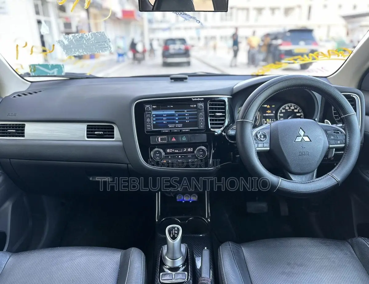 Mitsubishi Outlander 2013 Black