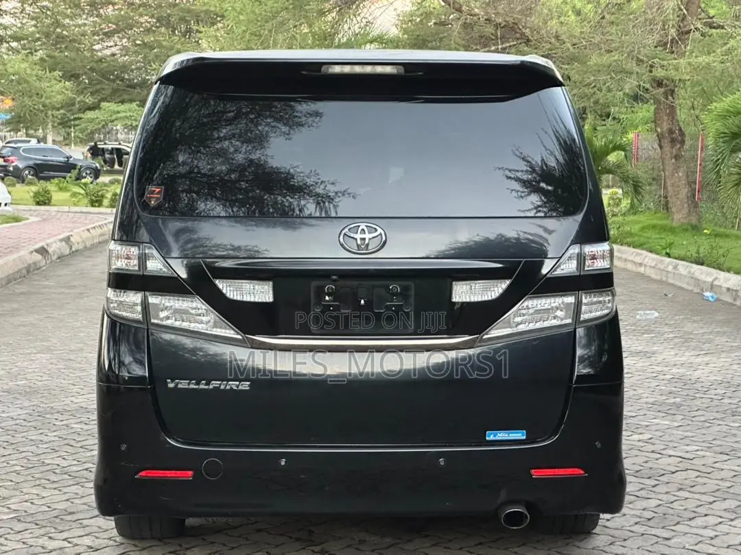 Toyota Vellfire 2010 Black