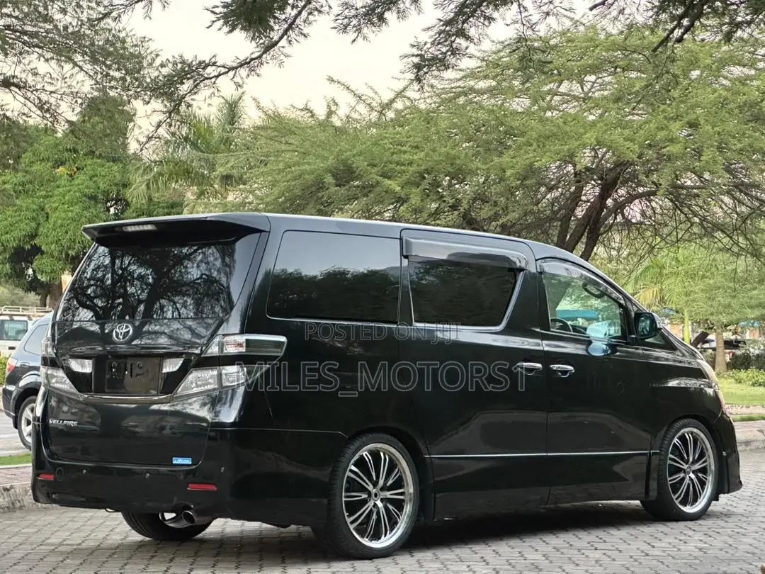 Toyota Vellfire 2010 Black