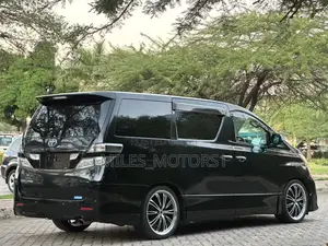 Toyota Vellfire 2010 Black