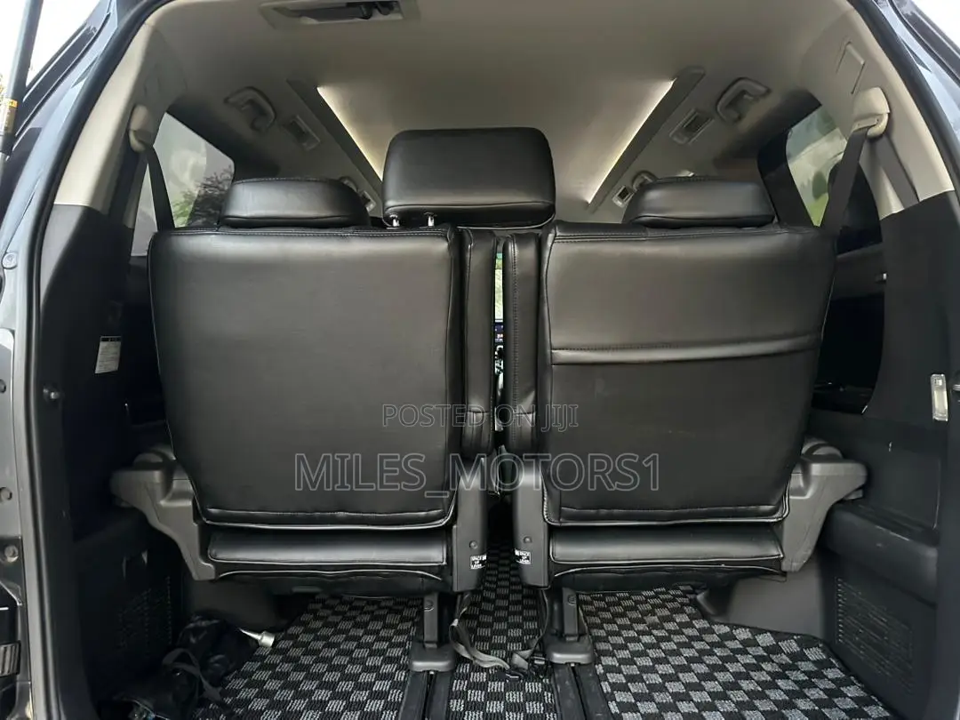 Toyota Vellfire 2010 Black
