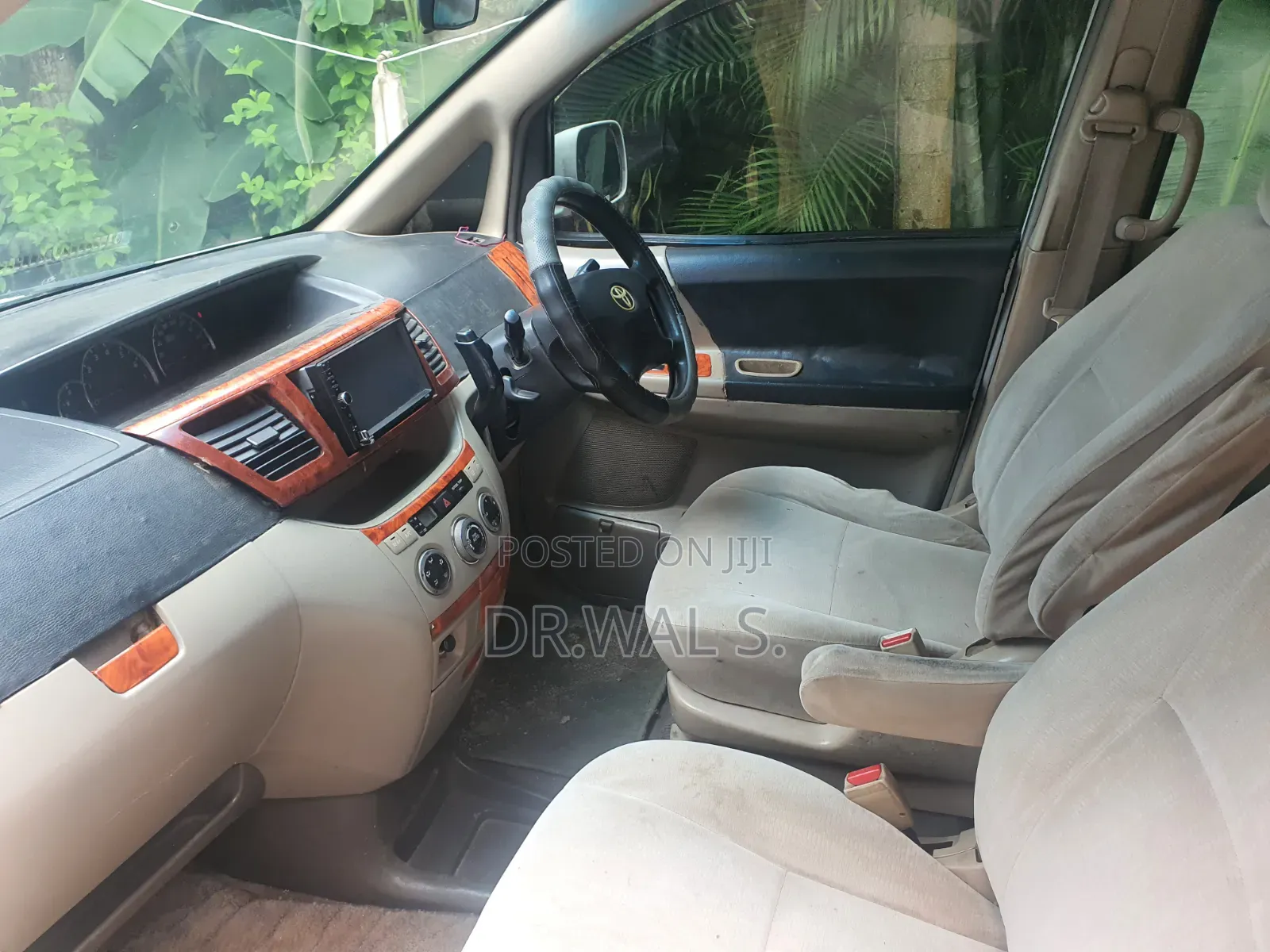 Toyota Noah 2.0 AWD (8 Seater) 2002 White