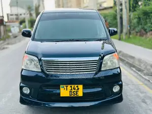 Toyota Noah 2004 Blue