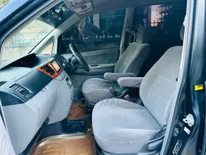 Toyota Noah 2004 Blue