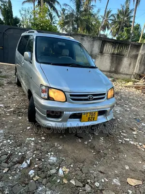 Toyota Noah 2002 Silver