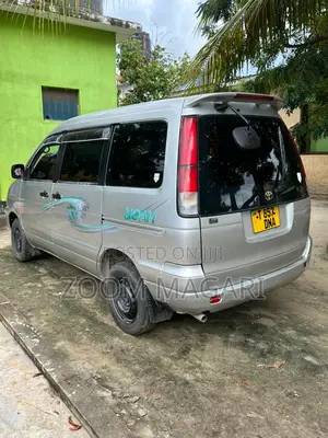 Toyota Noah 2003 Silver