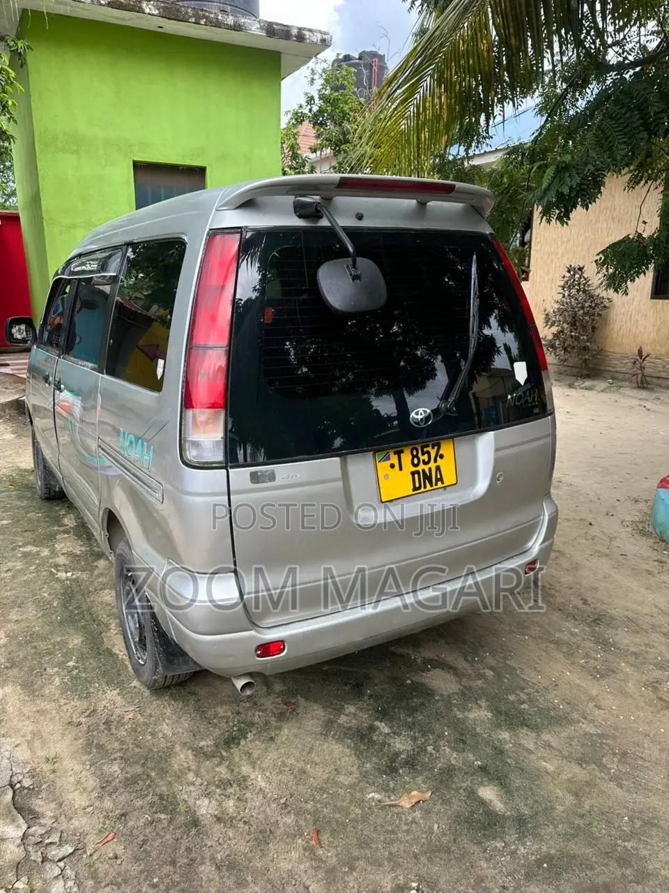 Toyota Noah 2003 Silver