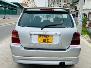 Toyota Kluger 2005 Silver