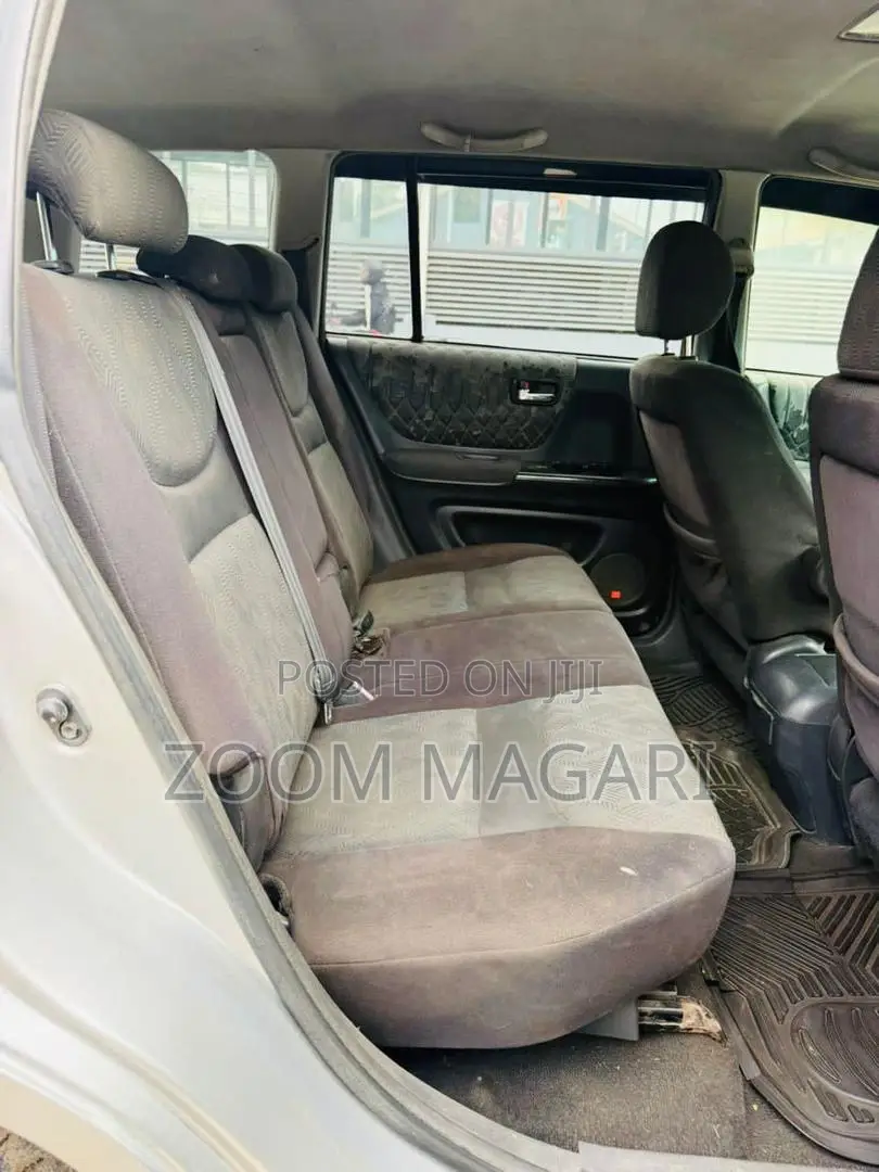 Toyota Kluger 2005 Silver
