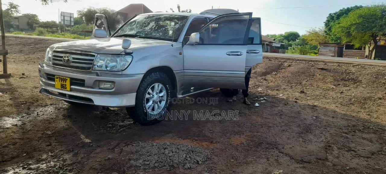 Toyota Land Cruiser 2011 Silver