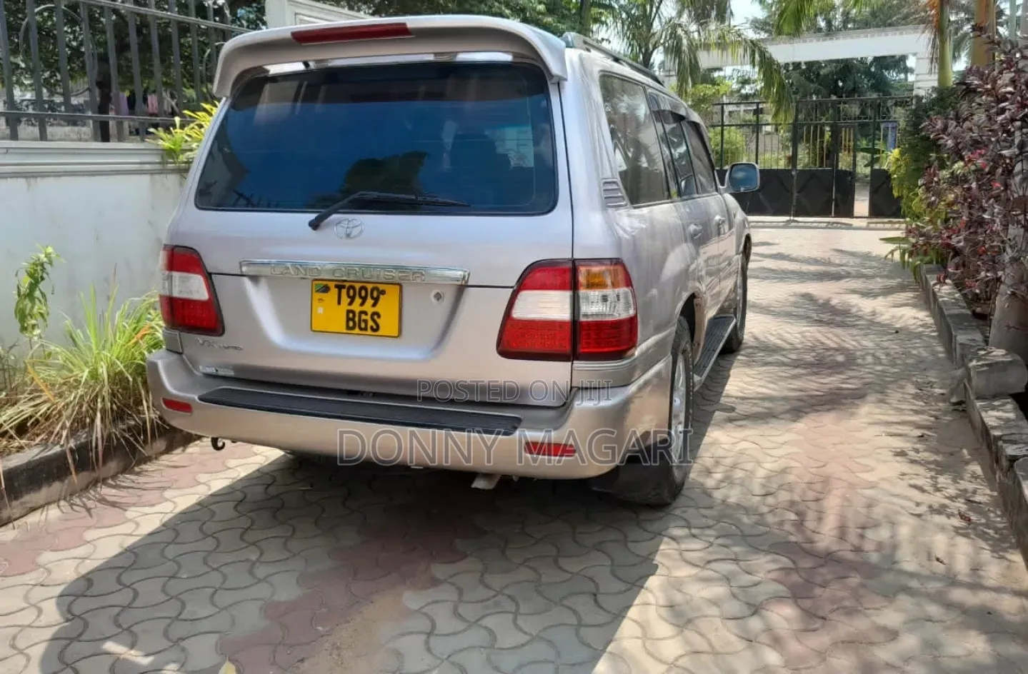 Toyota Land Cruiser 2011 Silver