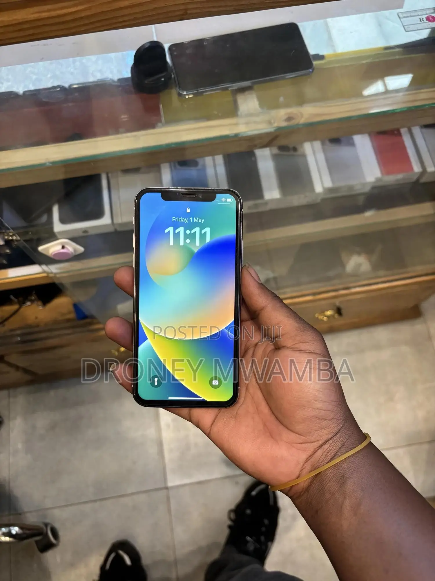 Apple iPhone X 64 GB White