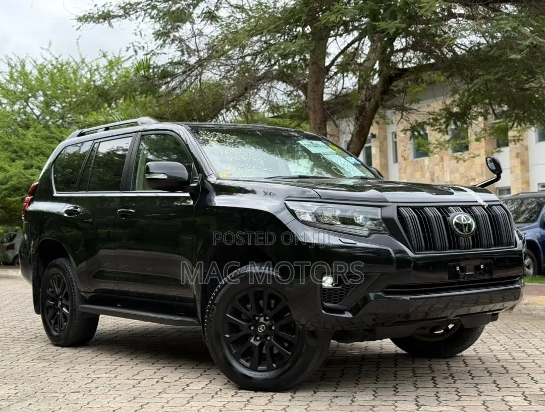 Toyota Land Cruiser Prado 2.7 2023 Black