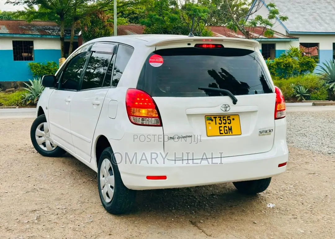 Toyota Corolla Spacio 2005 White