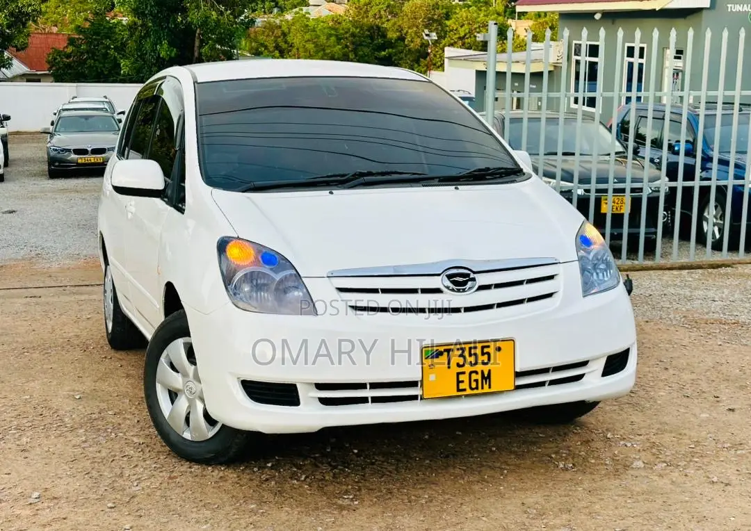 Toyota Corolla Spacio 2005 White