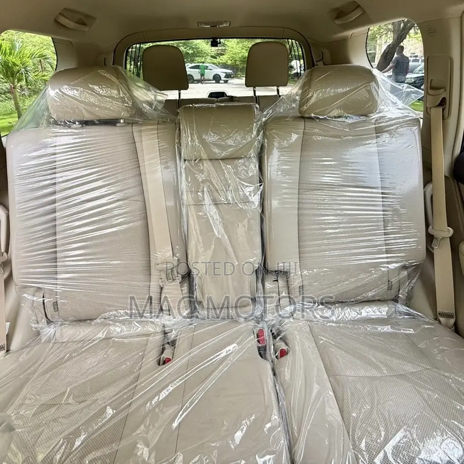 Toyota Land Cruiser Prado 2.7 2023 Black