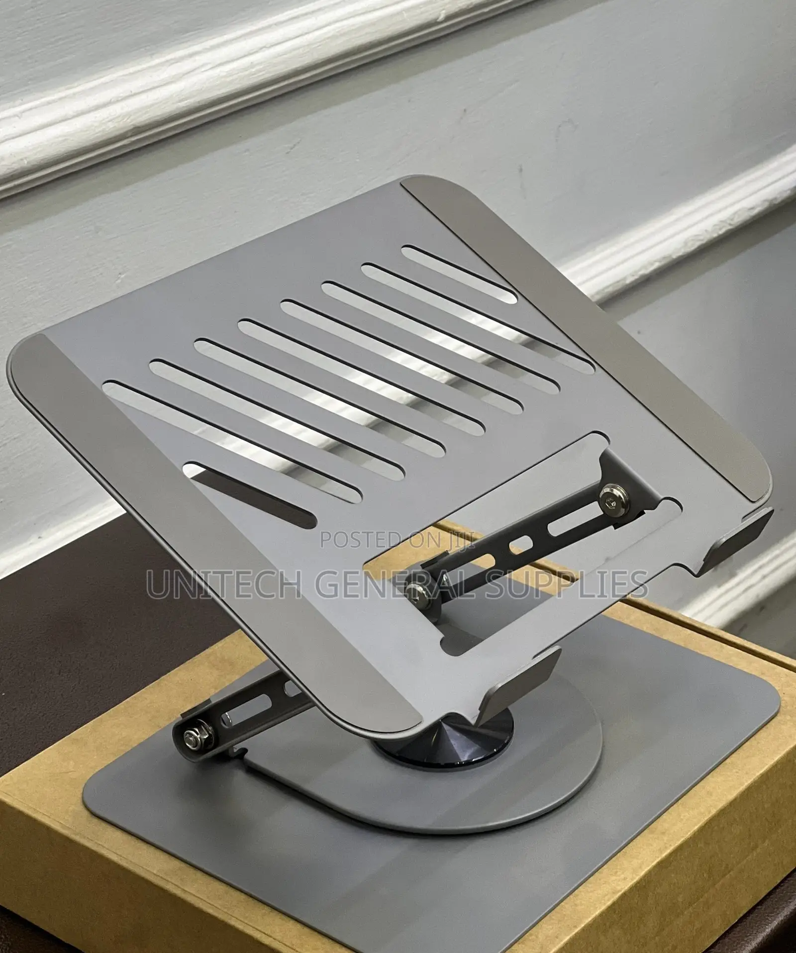 L97 Laptop Stand