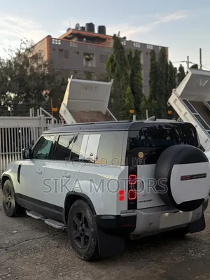 Land Rover Defender 2021 White