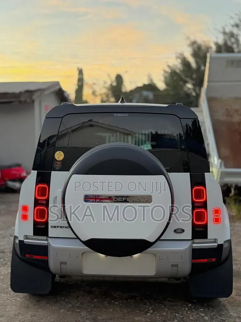 Land Rover Defender 2021 White