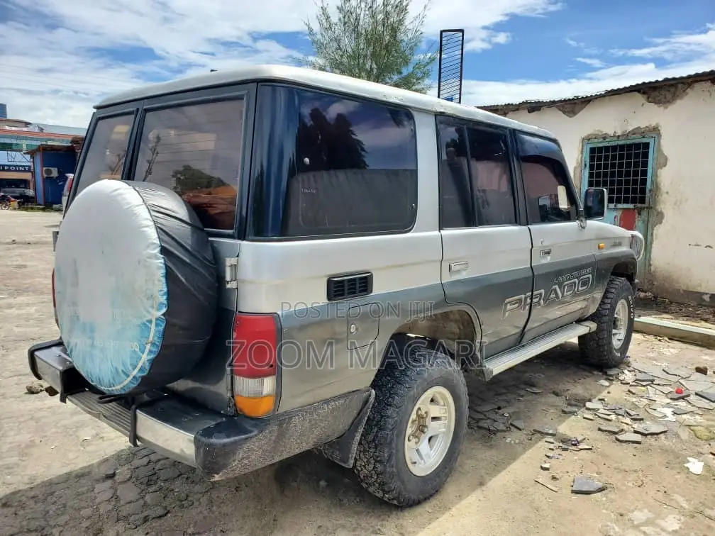 Toyota Land Cruiser Prado 1995 Gray