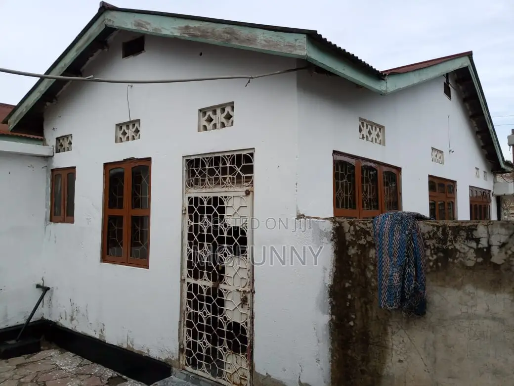 4bdrm House in Kirumba for sale